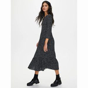 Aritzia • Little Moon • Heartstrings Maxi Dress • Black • Long-sleeved • Medium